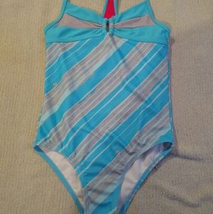 ☀️ Bundle 4 for 16.00 Girls one piece bathing suit